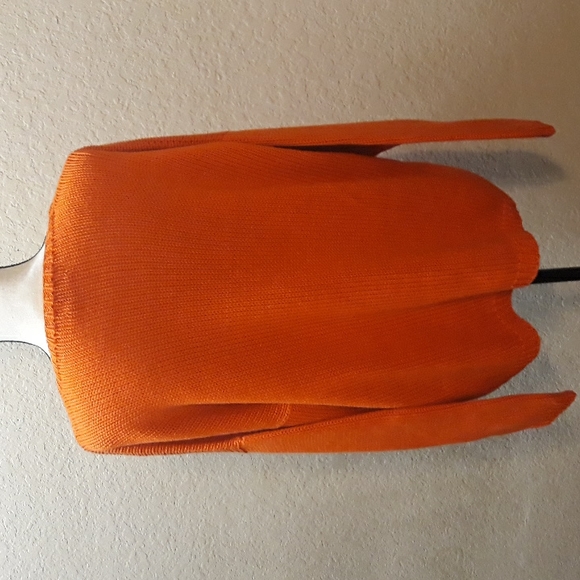 Margaretta  orange V-neck sweater size M - Picture 4 of 6